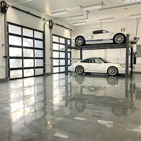 Executive Garage .
